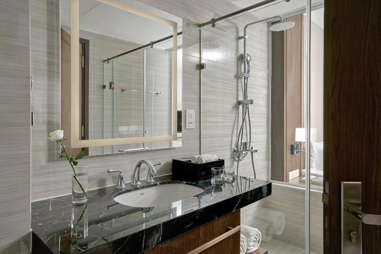 Deluxe King Ocean View